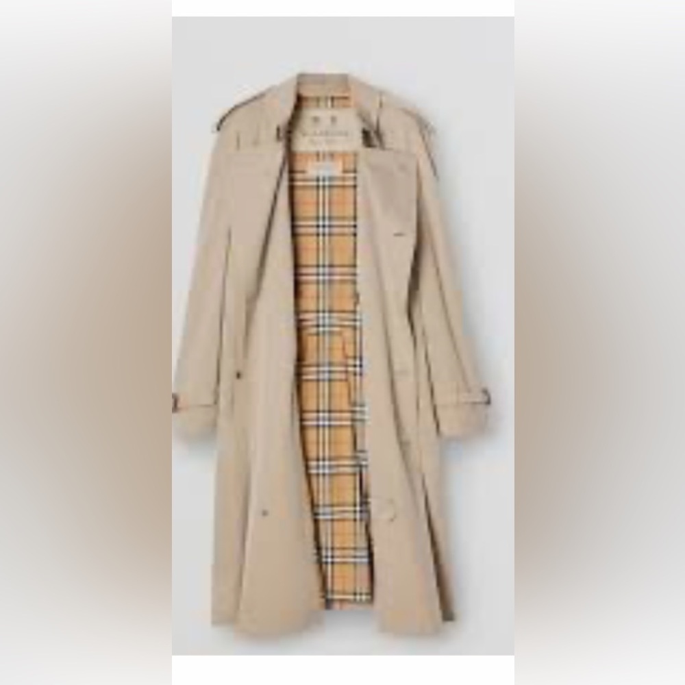 Authentic Classic Burberry trench with removable lining. Perfect condition. 12R